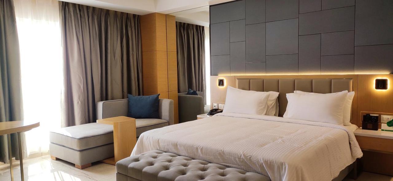 Hotel Sunhill Portico Siliguri Zewnętrze zdjęcie