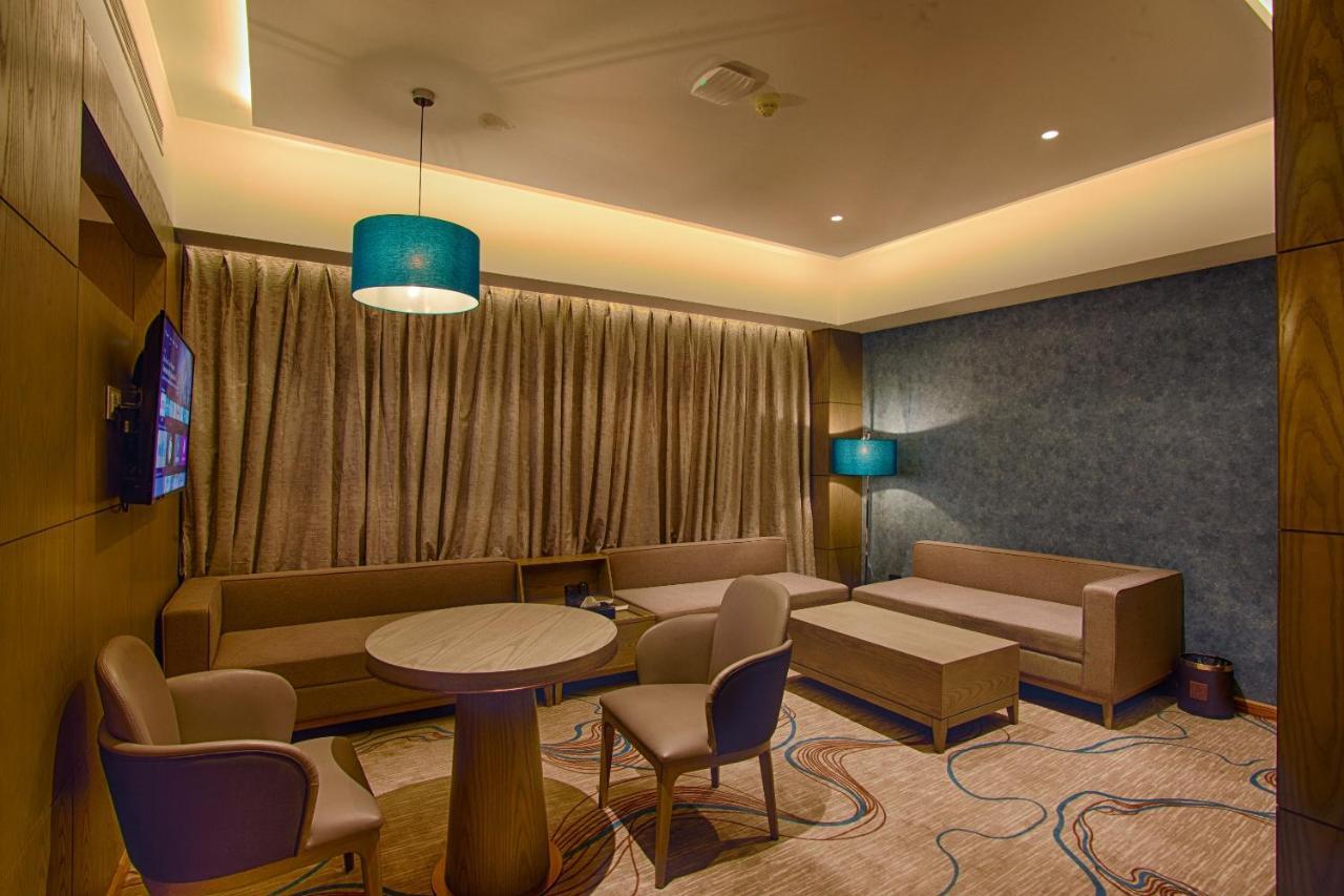 Hotel Sunhill Portico Siliguri Zewnętrze zdjęcie