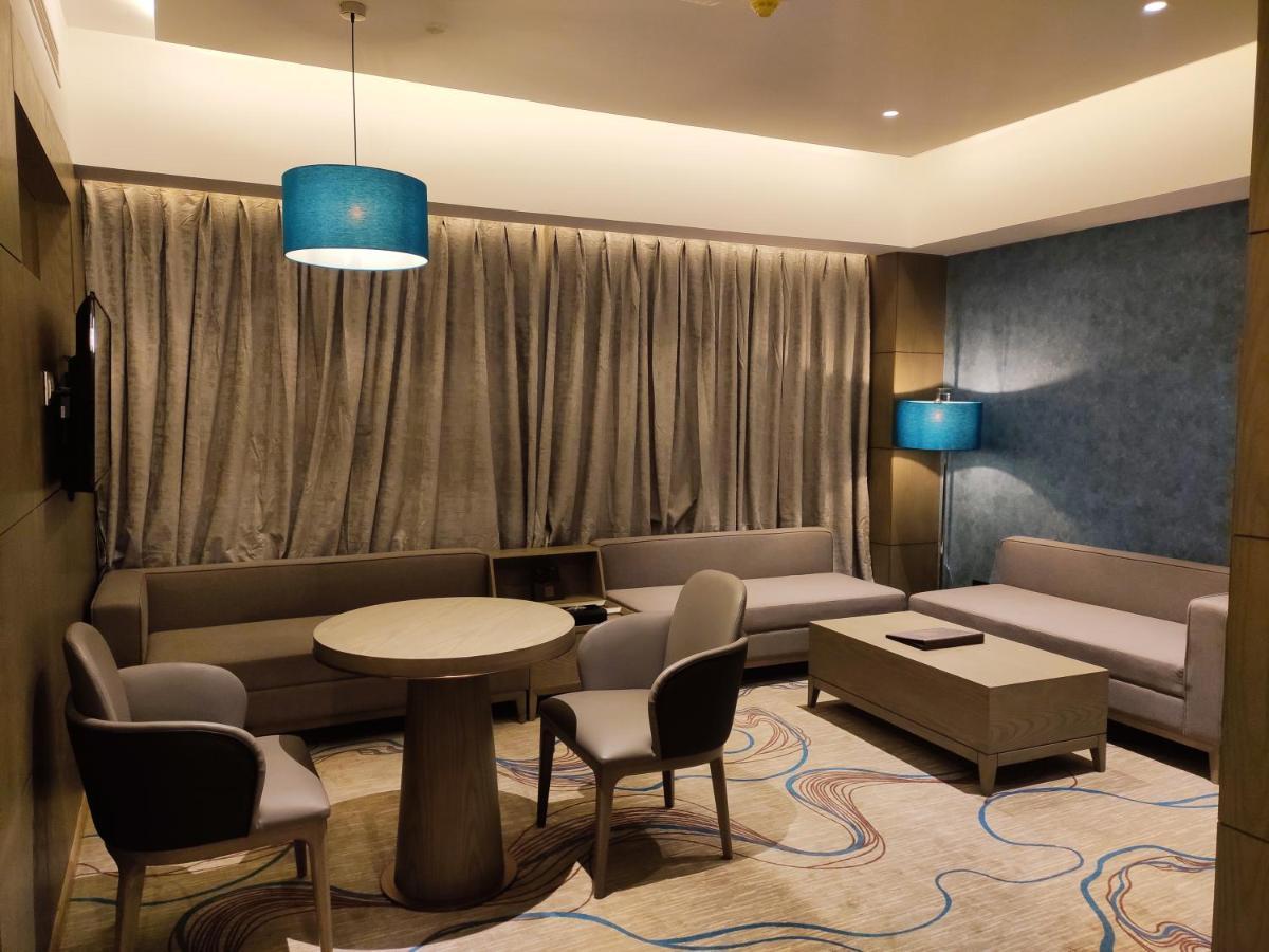Hotel Sunhill Portico Siliguri Zewnętrze zdjęcie