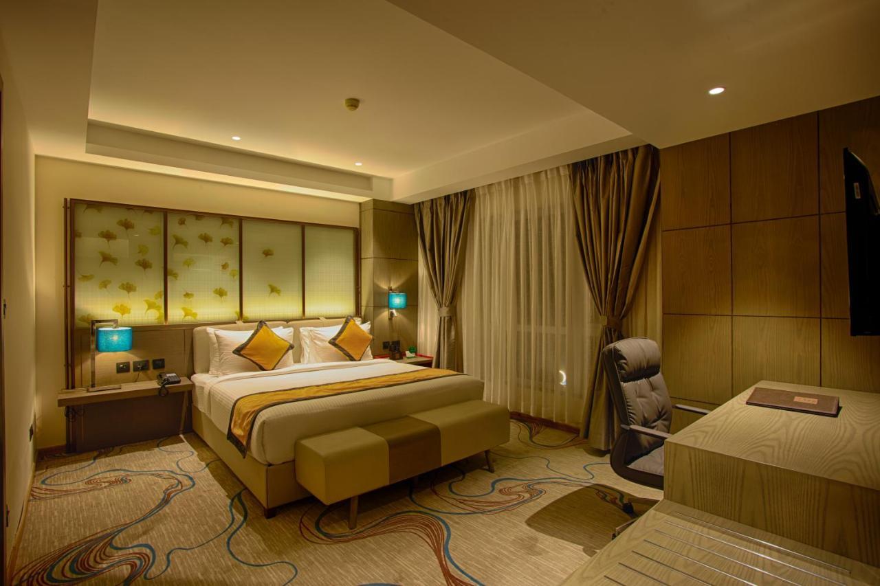 Hotel Sunhill Portico Siliguri Zewnętrze zdjęcie